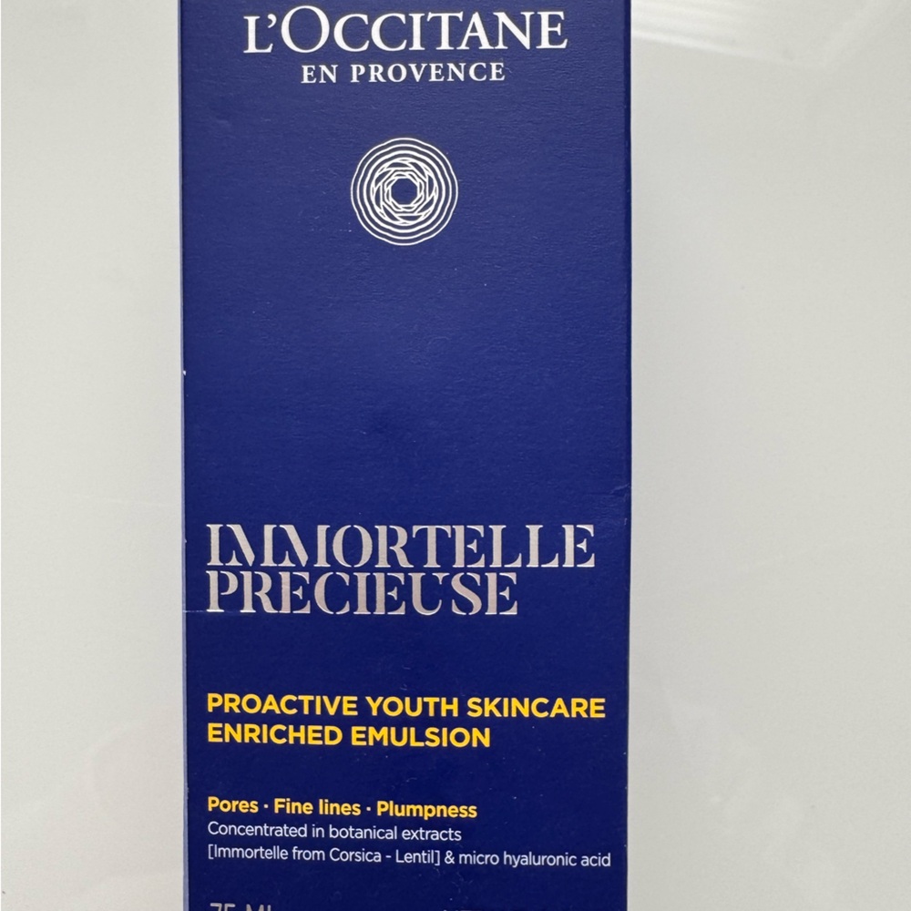 L'OCCITANE Blue and Yellow Skincare Emulsion